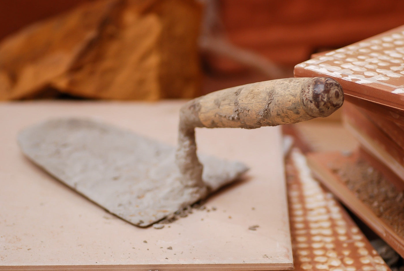 Cementsluier verwijderen: hoe lang wacht je?